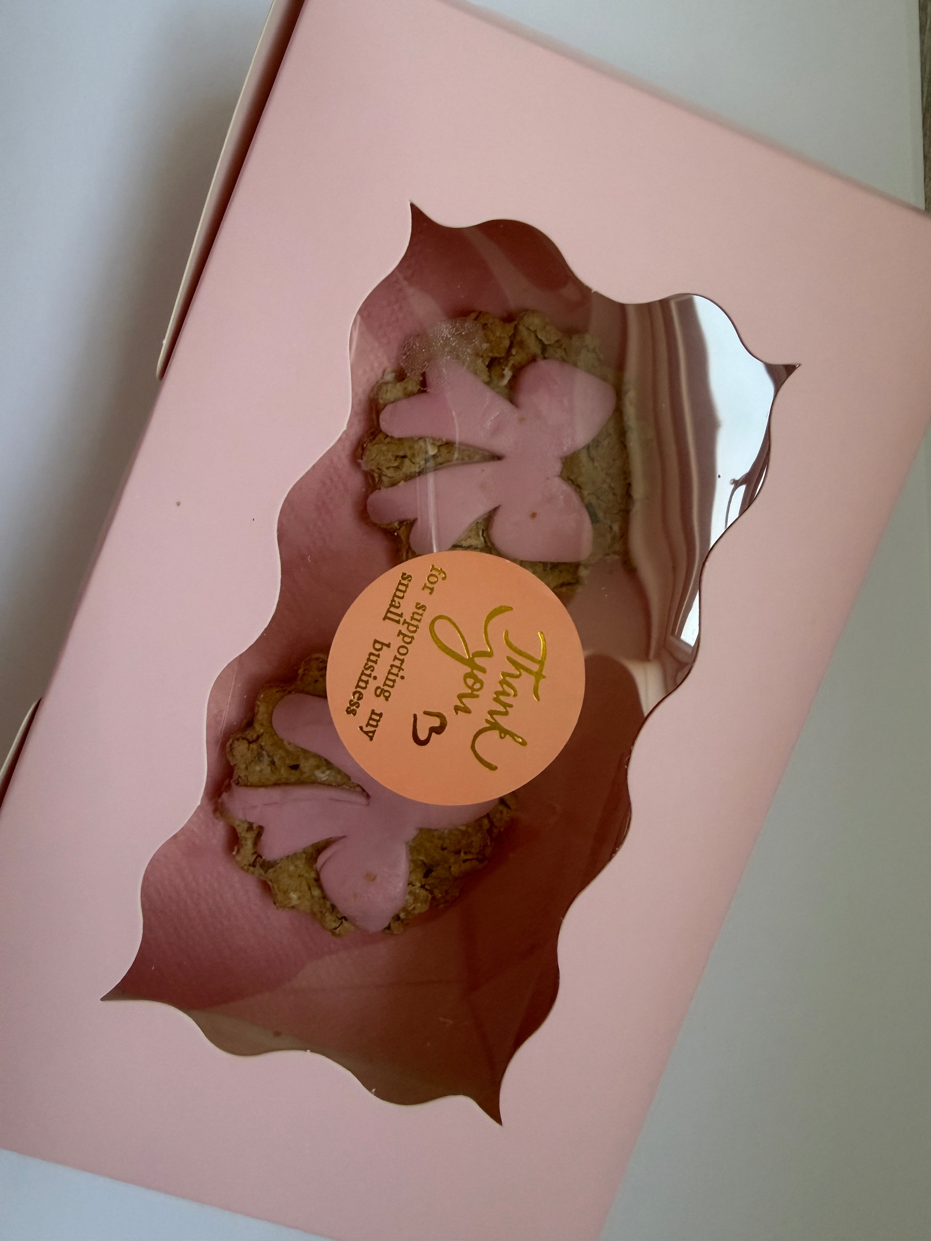 Boutique Bow treats